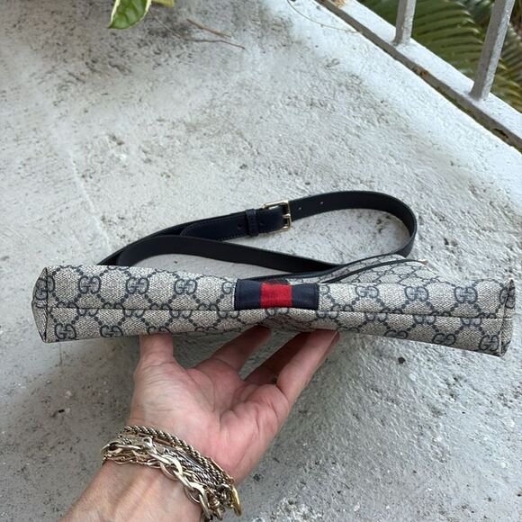 Gucci Sherry line Crossbody Bag - Picture 4 of 13